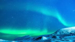 Read more about the article How Far North are the Northern Lights? [Auroral Zone and Oval Explained]