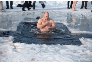 Read more about the article Polar Plunge in Antarctica: What You Need To Know